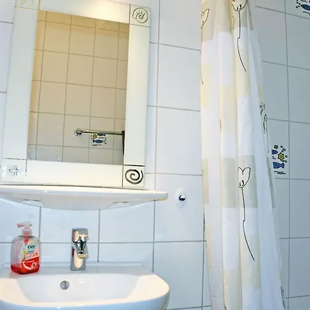 Lägenhet Appartementhaus Auf Moenchgut Thiessow